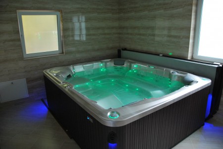 Jacuzzi